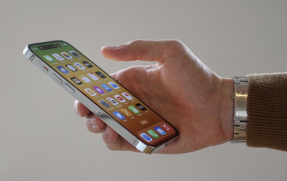 Disable Background App Refresh on iPhone